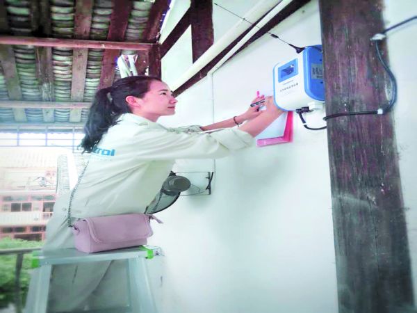 安装检测设备,测试数据传输