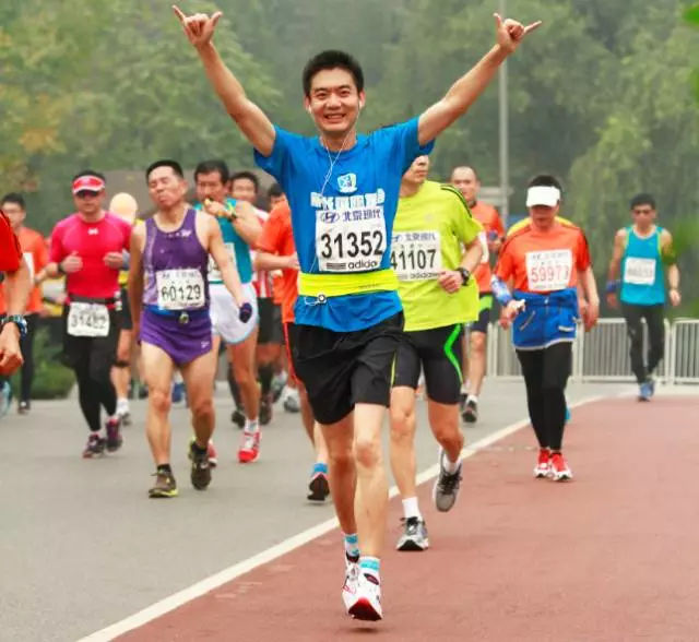 李玮参加马拉松